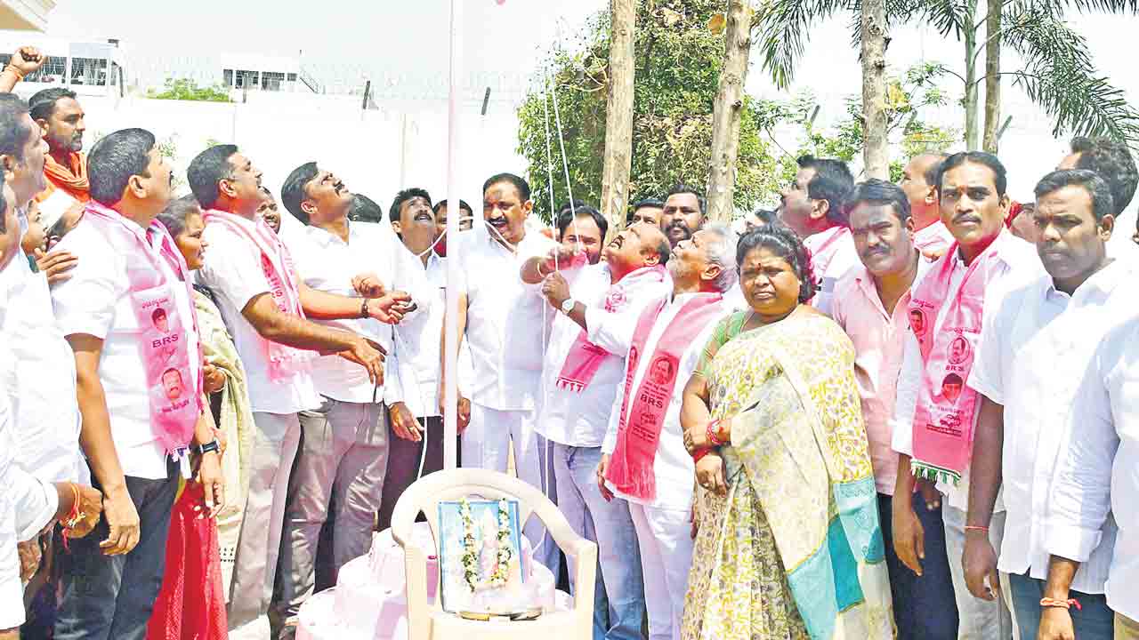 ప్రజల గొంతుకగా పనిచేస్తాం