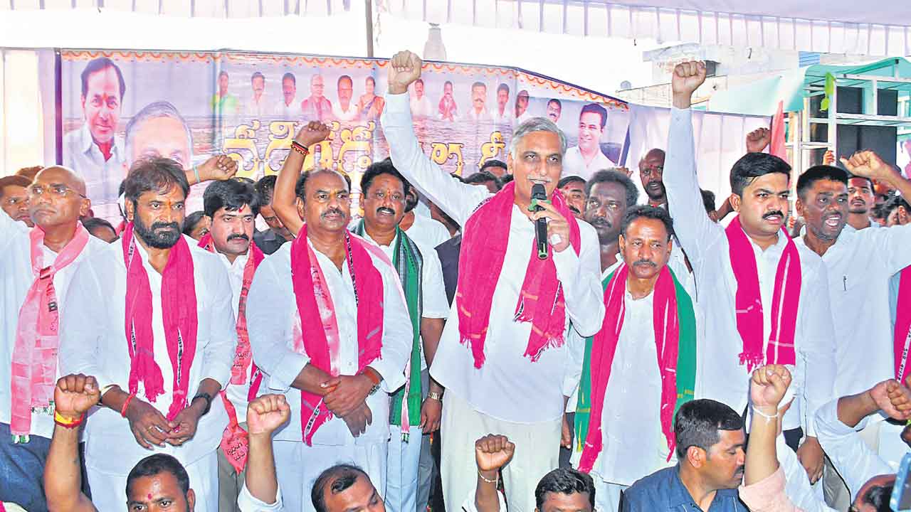 గ్యారెంటీలతో బురిడీ