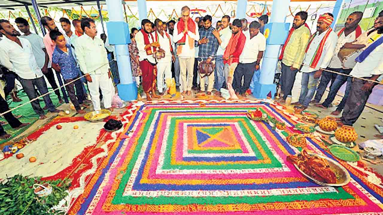 ప్రజలకు ఎల్లమ్మతల్లి ఆశీస్సులు ఉండాలి