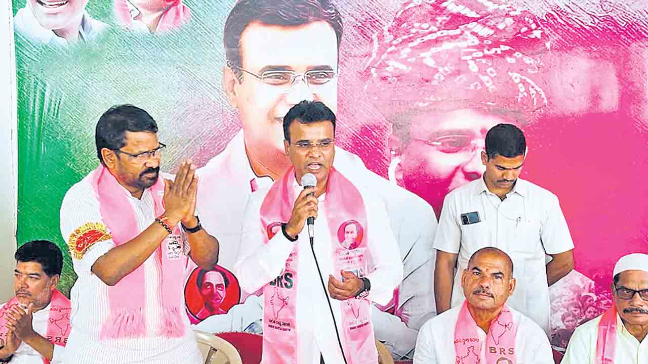 తెలంగాణ సంపద ఢిల్లీకి తాకట్టుపెట్టొద్దు