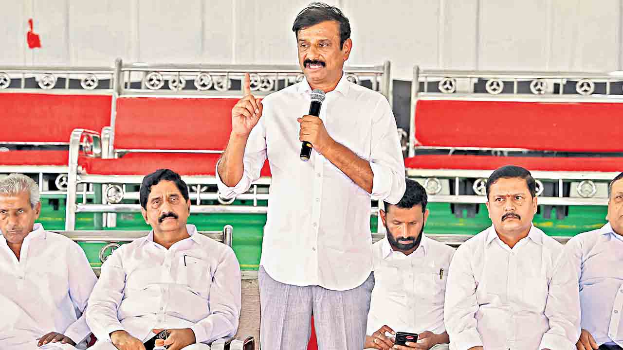 మెదక్‌ గడ్డపై ఎగిరేది గులాబీ జెండానే