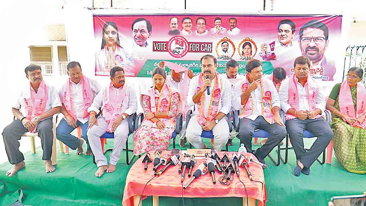 కాంగ్రెస్కు క్యాడర్ లేదు.. బీజేపీకి అభ్యర్థి లేడు