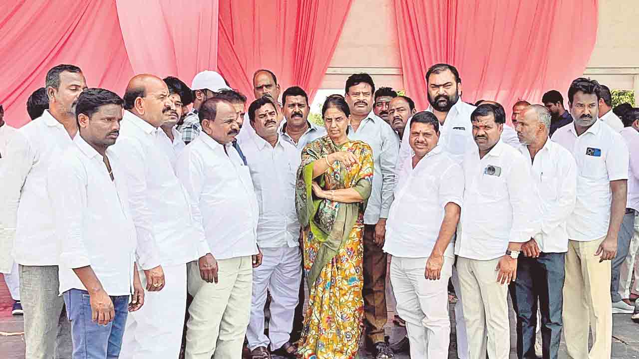 Sabitha Indra Reddy | కాసానిని భారీ మెజార్టీతో గెలిపించుకుందాం: ఎమ్మెల్యే సబితారెడ్డి