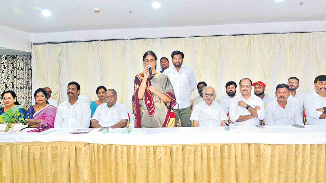 MLA Sabitha Indra Reddy | కేసీఆర్‌ గుర్తులను చెరపలేరు: ఎమ్మెల్యే సబితారెడ్డి