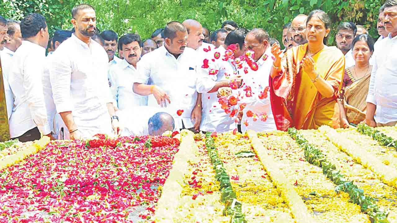 ఇంద్రారెడ్డి ఆశయ సాధనకు కృషి చేయాలి