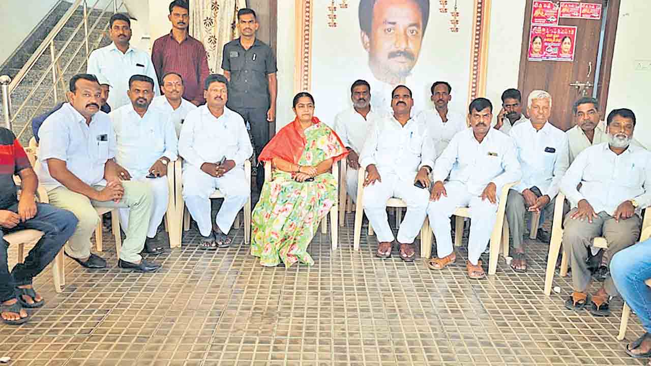 బీఆర్‌ఎస్‌కు ఢోకా లేదు: ఎమ్మెల్యే సునీతాలక్ష్మారెడ్డి