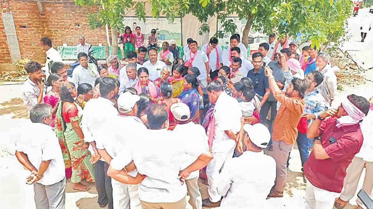 నమ్మించి మోసం చేసిన కాంగ్రెస్‌