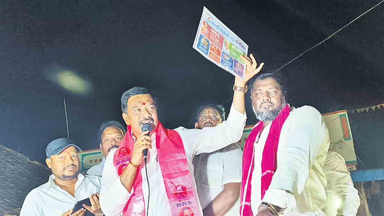 గ్యారెంటీలను ఇచ్చేదాకా వదలం