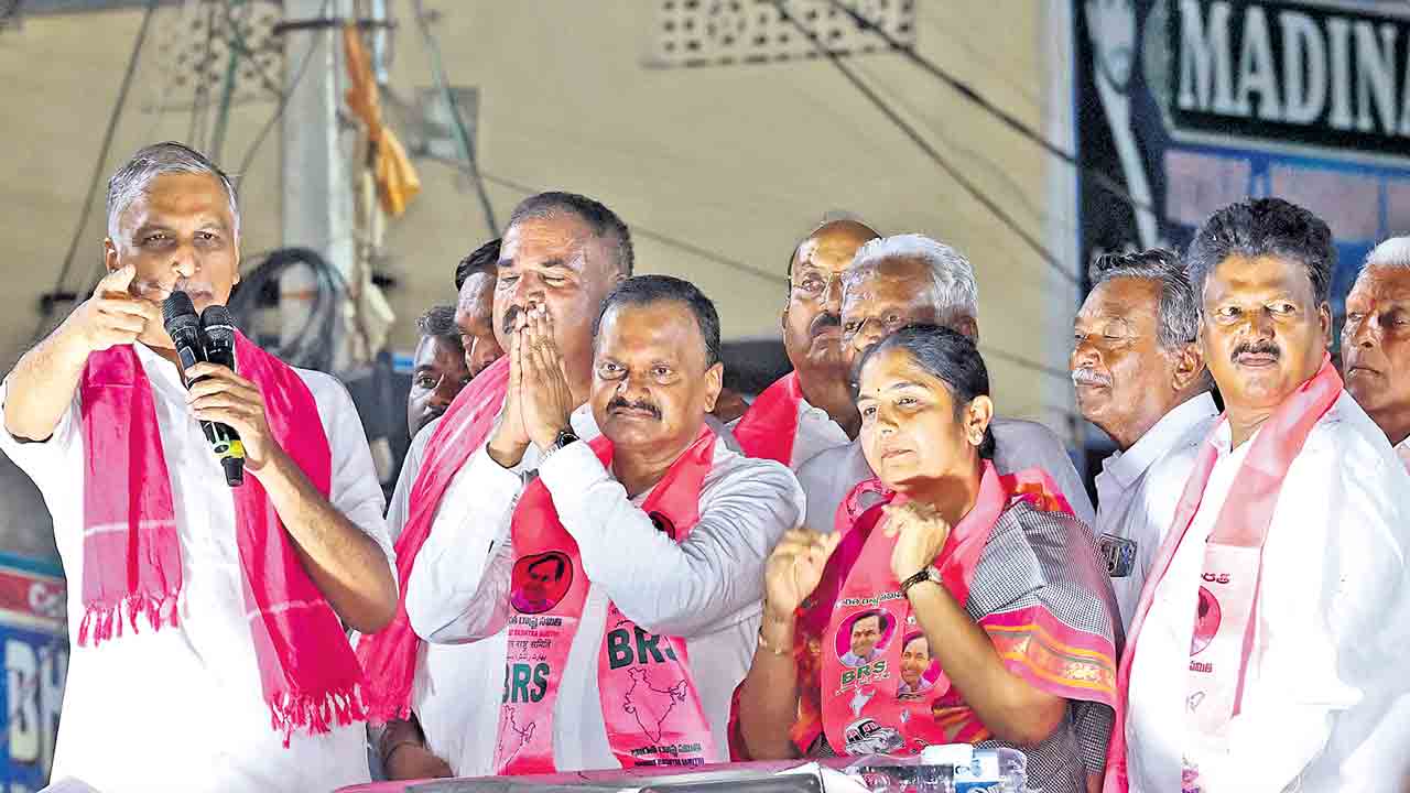 మెదక్‌లో బీఆర్‌ఎస్‌కు లక్ష ఓట్ల మెజార్టీ తథ్యం