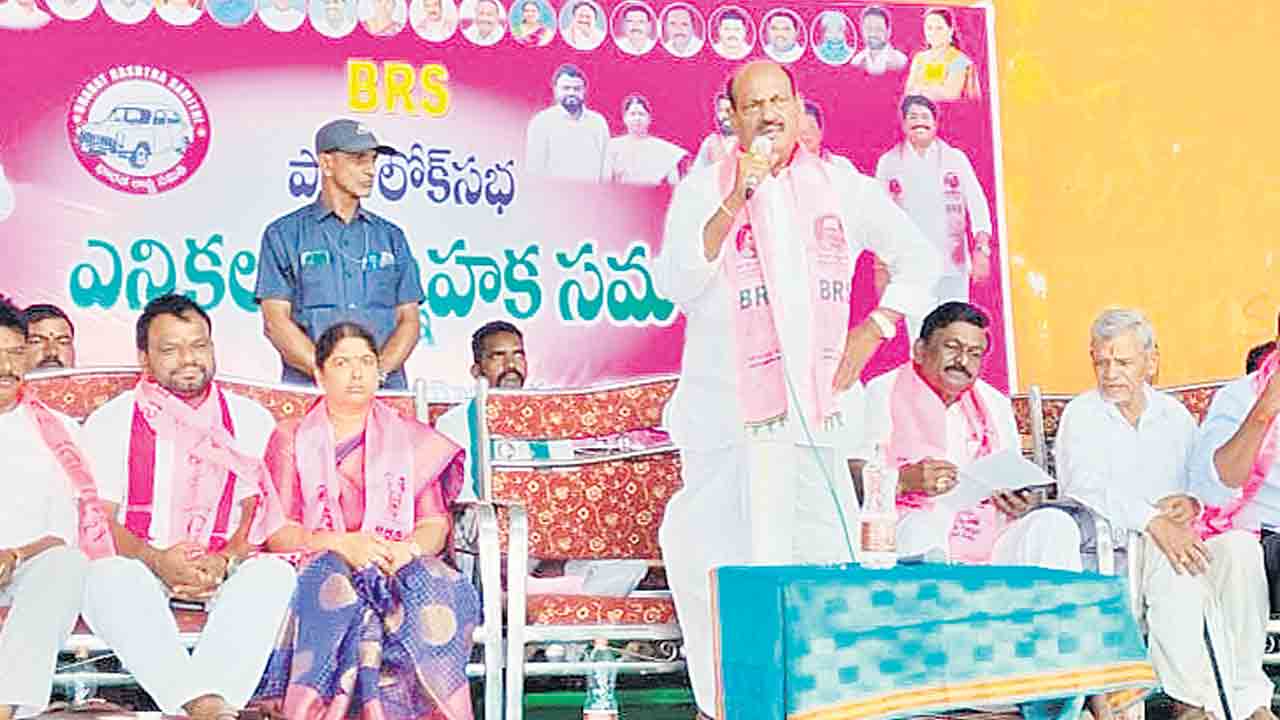 కాంగ్రెస్‌ గెలిచింది అబద్ధపు హామీలతోనే..