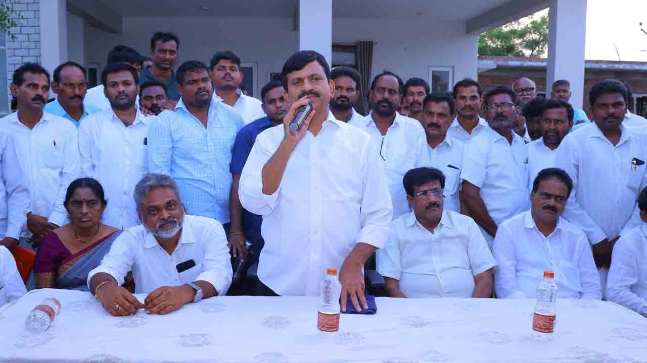 రైల్వే లైన్‌ మార్పునకు ప్రయత్నం : మంత్రి పొంగులేటి