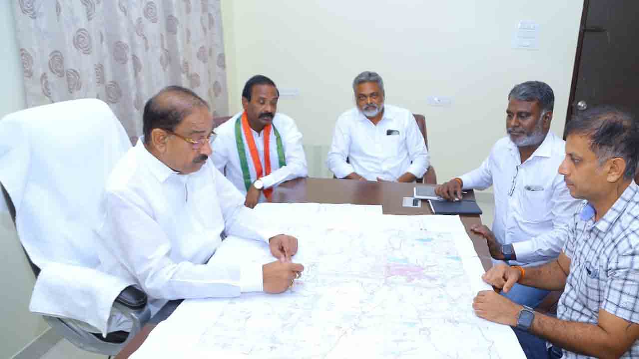 నిర్మిణ పరుల్లో వేగం పెంచాలి