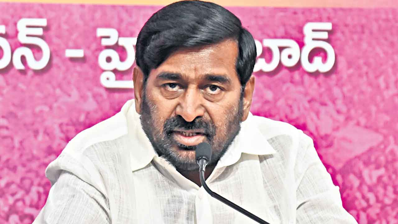 ఫిరాయింపులపై కాంగ్రెస్‌ నీతులా?