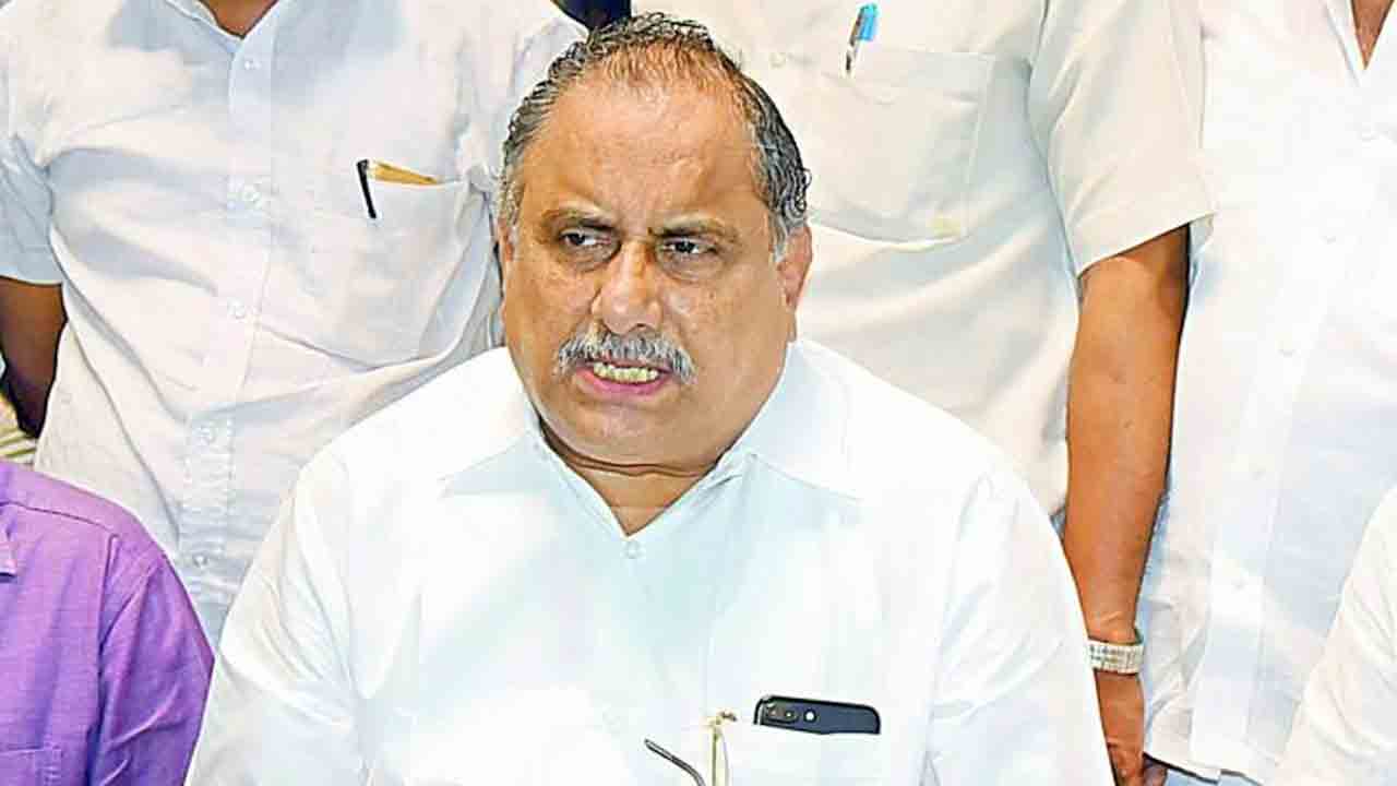 Mudragada | పవన్‌ను ఓడించలేకపోతే నా పేరును పద్మనాభ రెడ్డిగా మార్చుకుంటా : ముద్రగడ