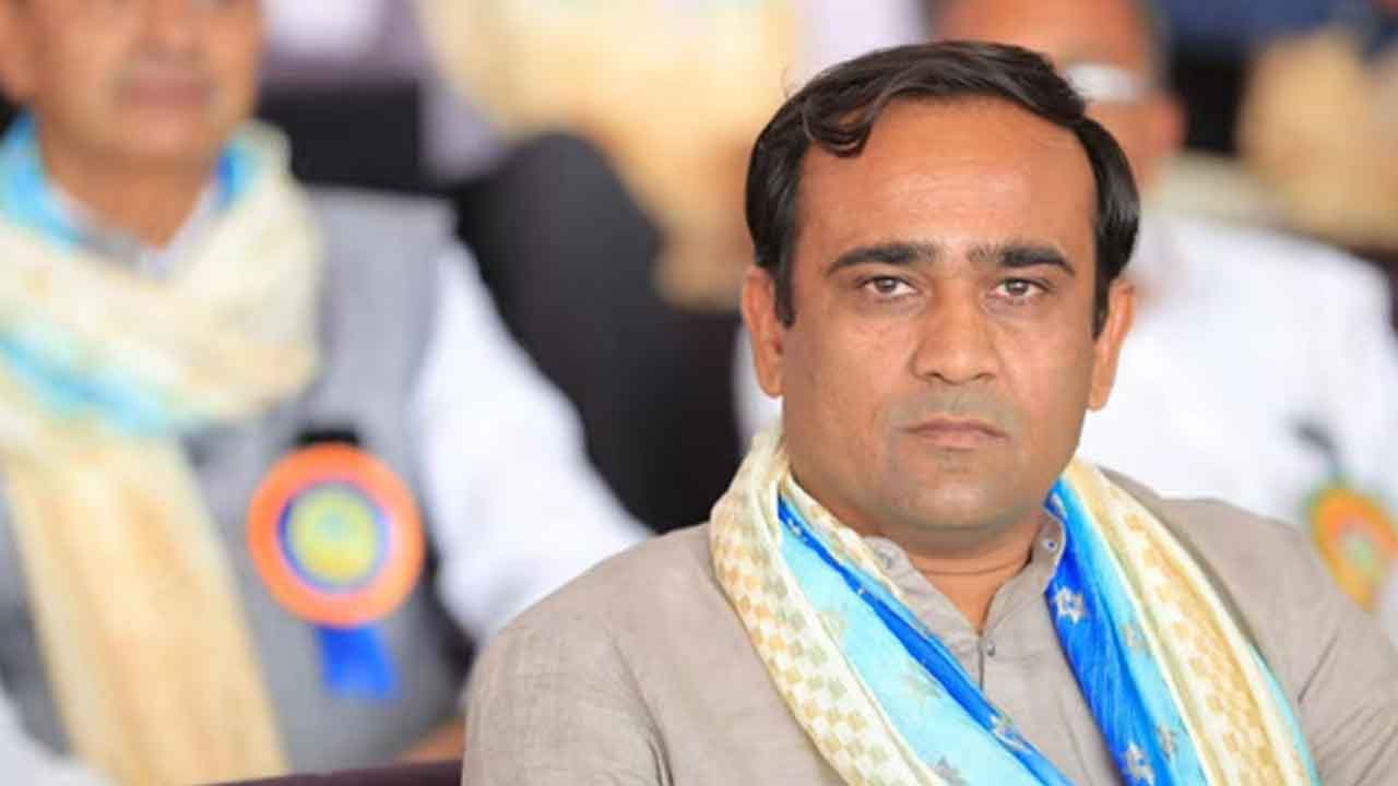 Congress | సూరత్‌ బరి నుంచి కాంగ్రెస్‌ ఔట్‌.. సంతకాల్లో వ్యత్యాసంతో అభ్యర్థి నామినేషన్‌ తిరస్కరణ