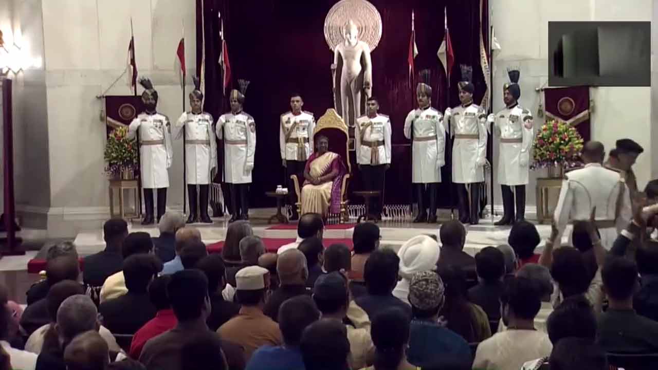 Padma Awards | ‘పద్మ’ పురస్కారాలను ప్రదానం చేసిన రాష్ట్రపతి ద్రౌపది ముర్ము.. Videos