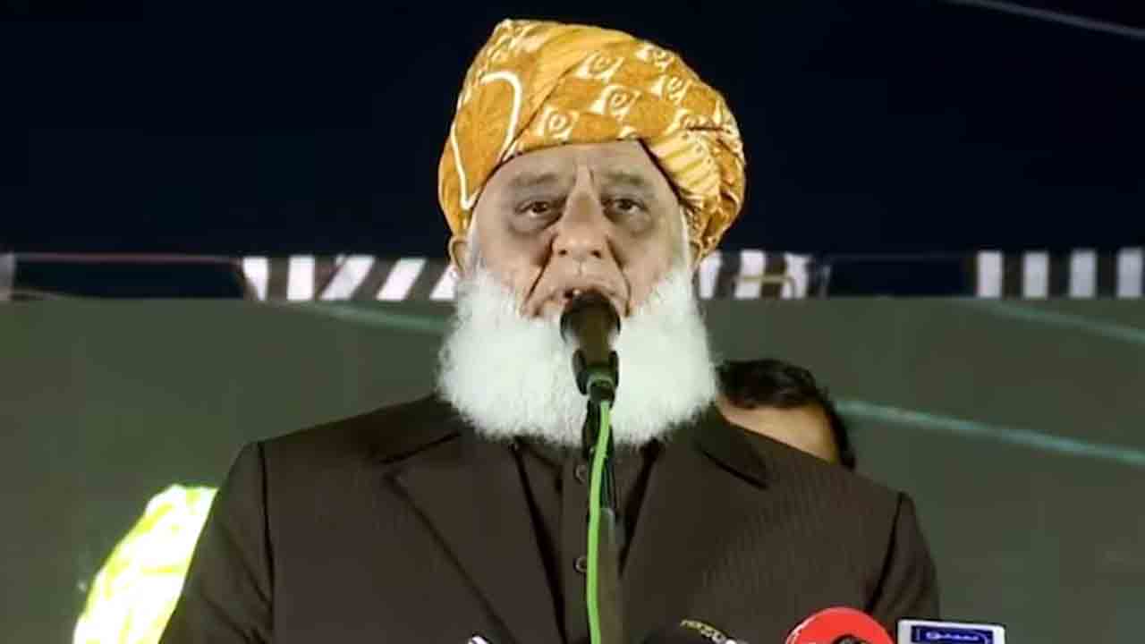 Pakistan | భారత్‌ సూపర్‌ పవర్‌గా ఎదగాలని కలలుకంటుంటే.. మనం అడుక్కుంటున్నాం.. పాక్‌ నేత కీలక వ్యాఖ్యలు