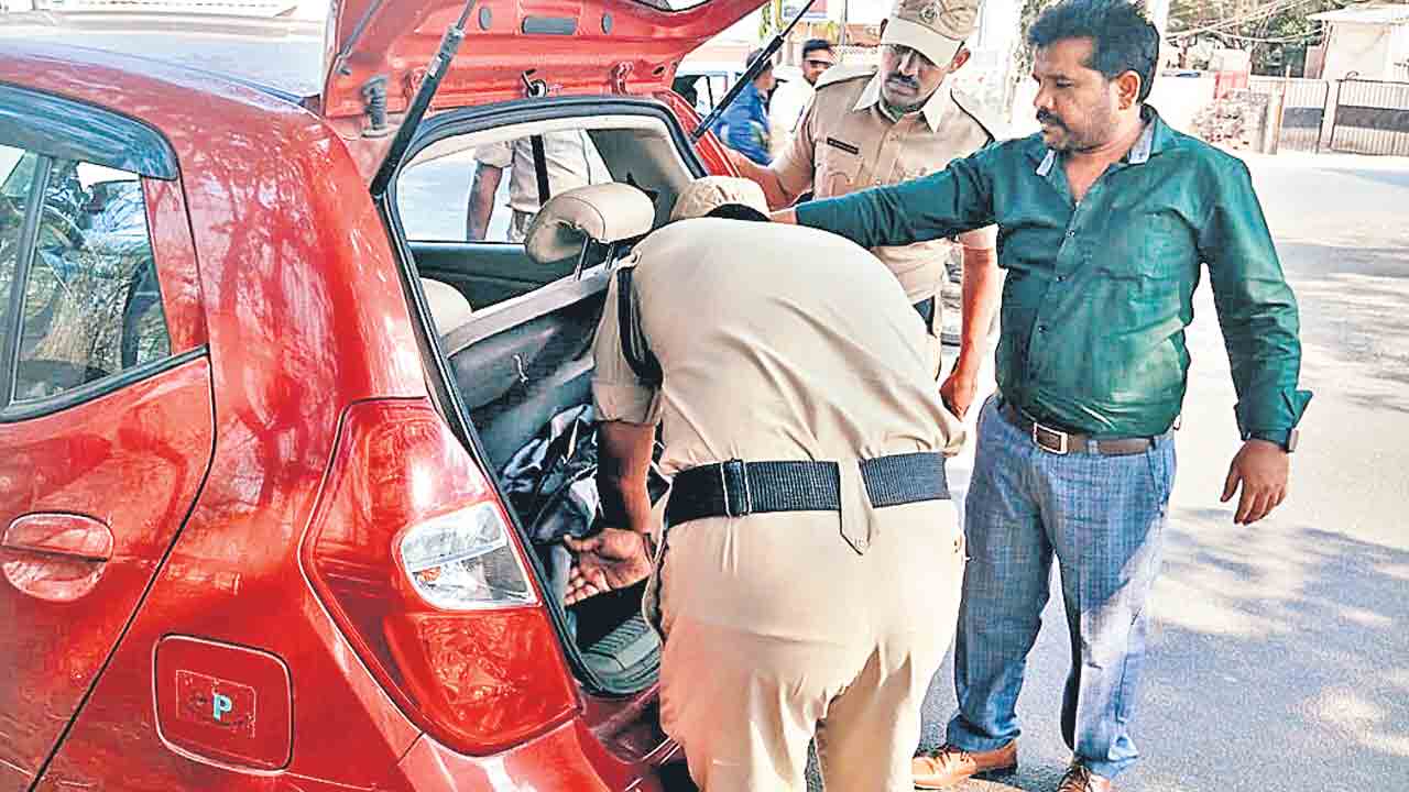 సైబరాబాద్‌లో ముమ్మరంగా తనిఖీలు