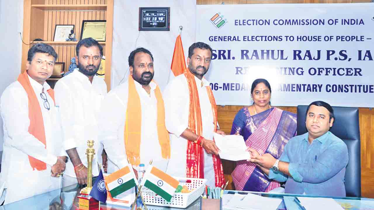 తొలిరోజు ఐదు నామినేషన్లు