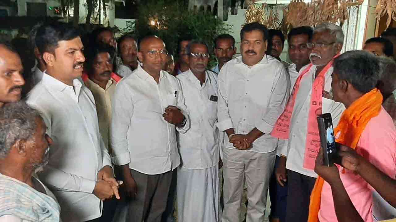 కాంగ్రెస్‌, బీజేపీలను ఓడించాలి