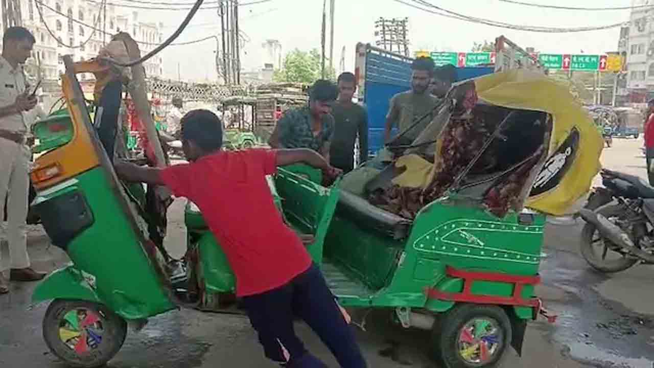 Accident | క్రేన్‌ను ఢీ కొట్టిన ఆటో.. ఏడుగురు మృతి