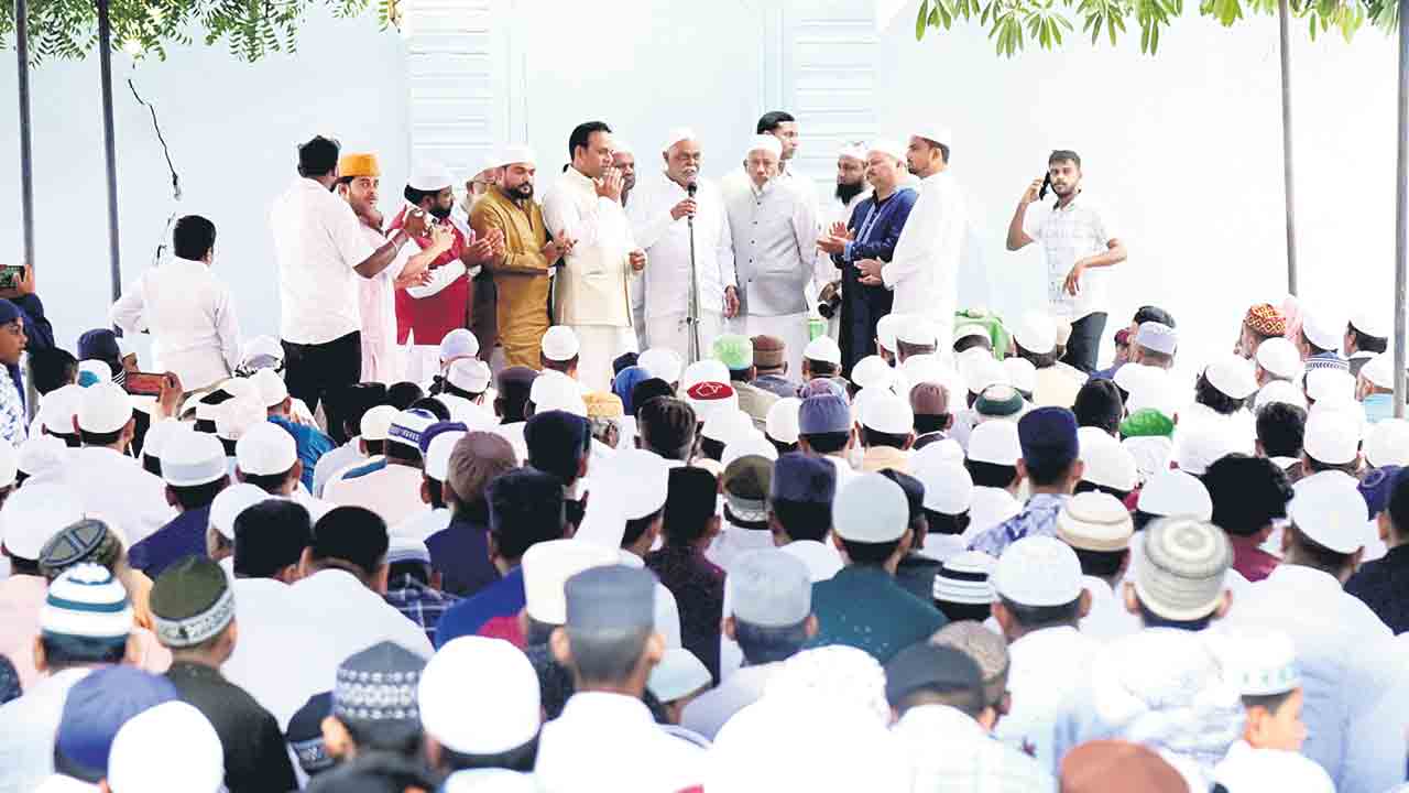 కాంగ్రెస్‌కు కోడ్‌ వర్తించదా?