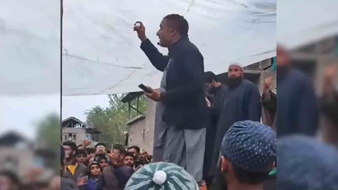 Poor Man Donated Egg | విరాళంగా గుడ్డు ఇచ్చిన పేదవాడు.. వేలంలో ఎంతకు   అమ్ముడుపోయిందంటే?