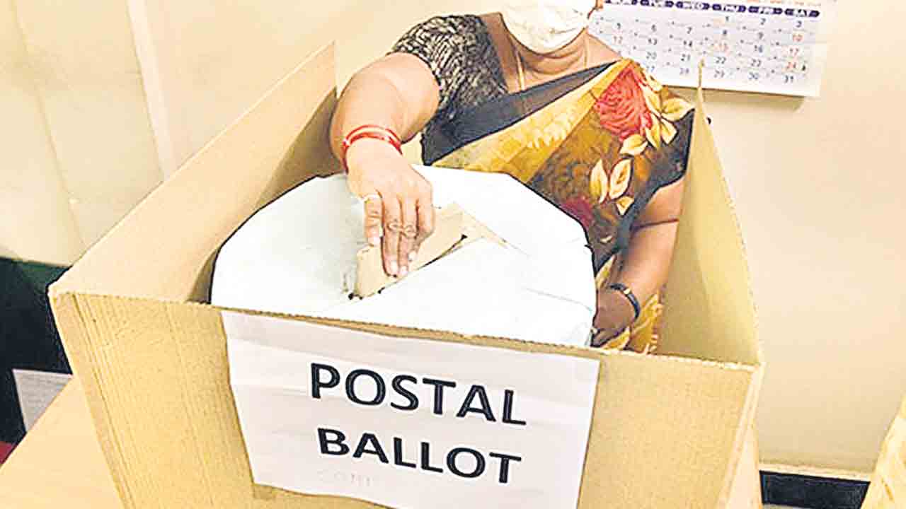 ఎన్నికల విధులెక్కడో ఓటూ అక్కడే..