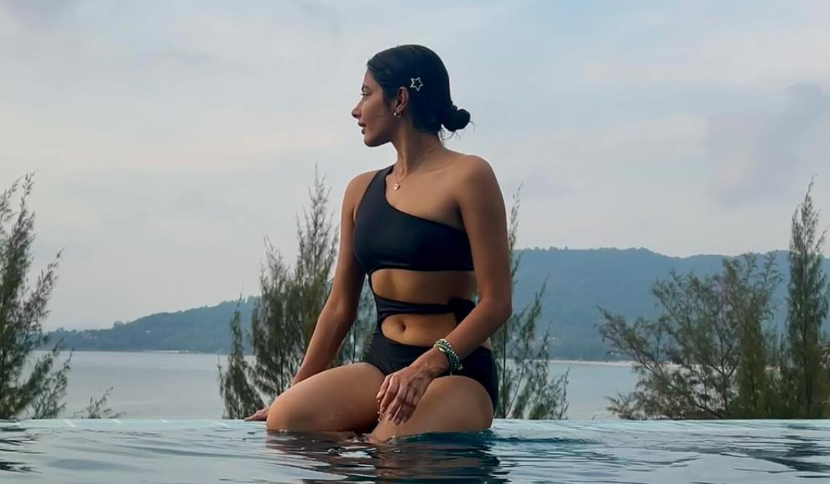 Pragati Srivastava | మరోసారి గ్లామర్ తో సెగలుపుట్టిస్తున్న ప్రగతి శ్రీవాస్తవ