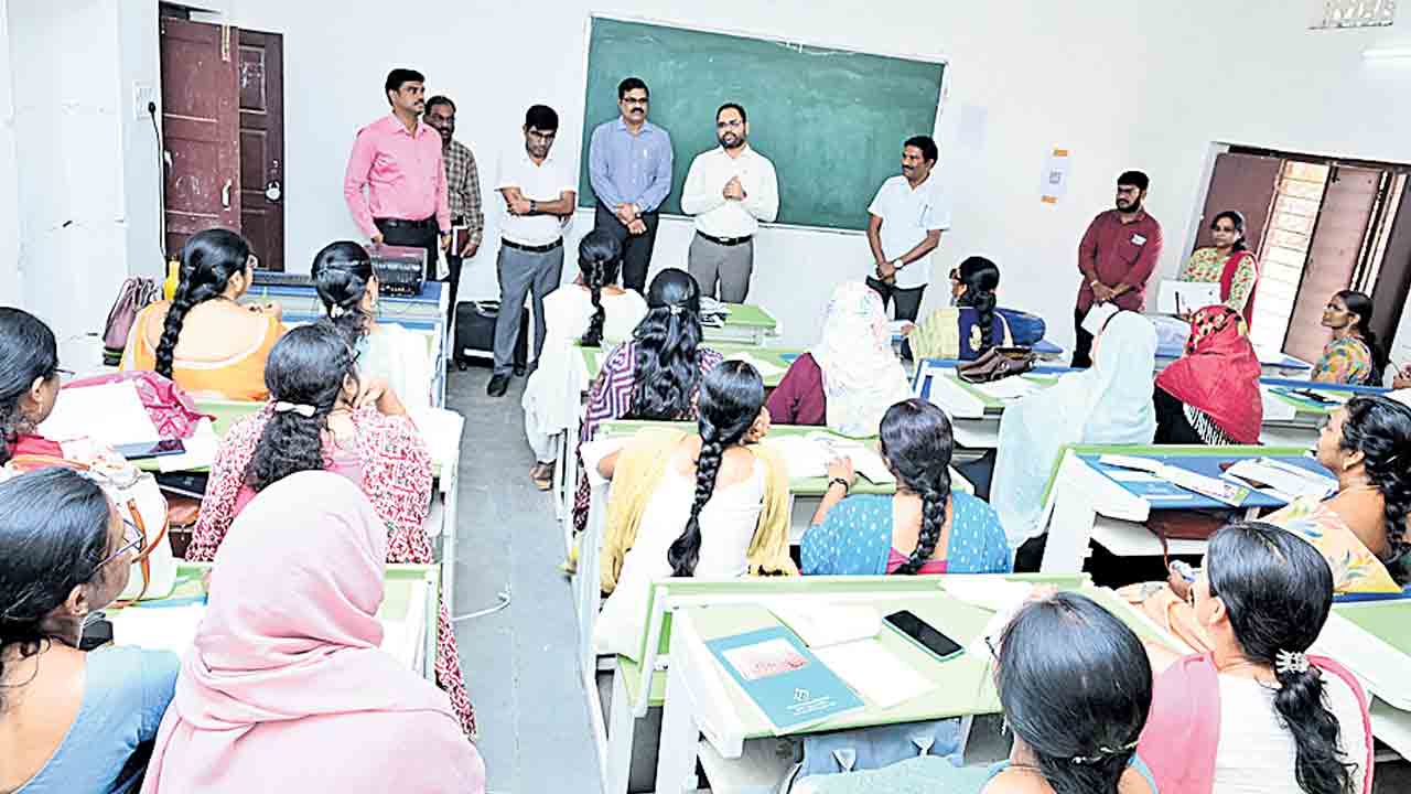 బాధ్యతగా ఎన్నికల నిర్వహణ