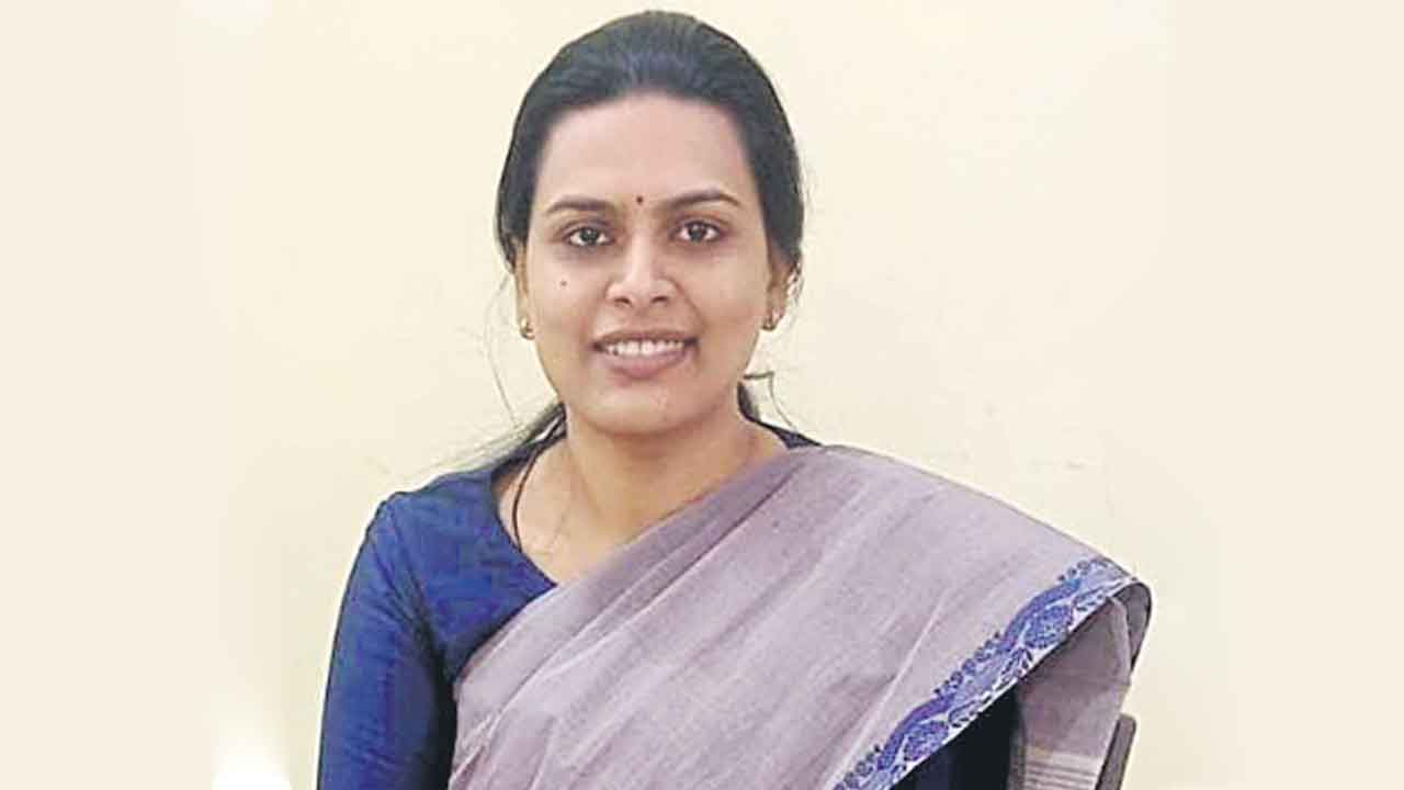 ఐపీఎస్‌ సాధించిన హెడ్‌కానిస్టేబుల్‌ బిడ్డ