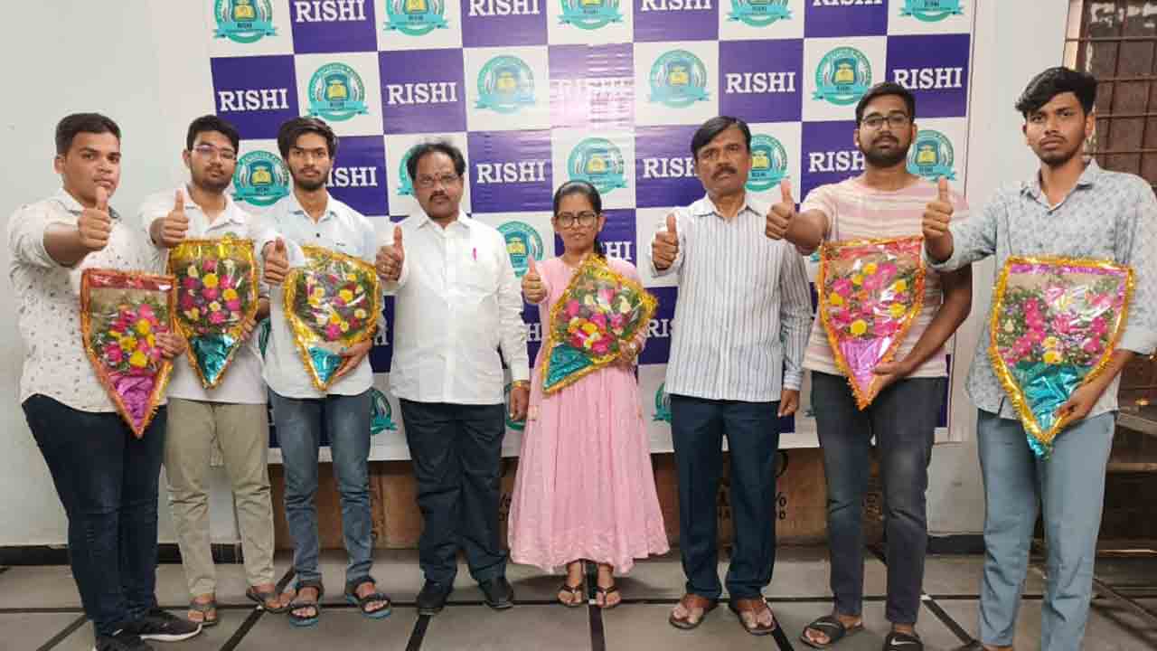 ఇంటర్‌, జేఈఈలో రిషి జయకేతనం