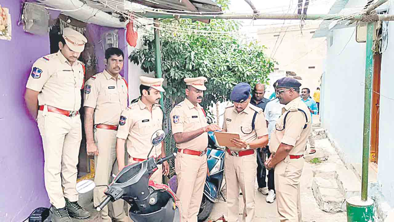 వడ్డీల పేరిట వేధిస్తే చర్యలు