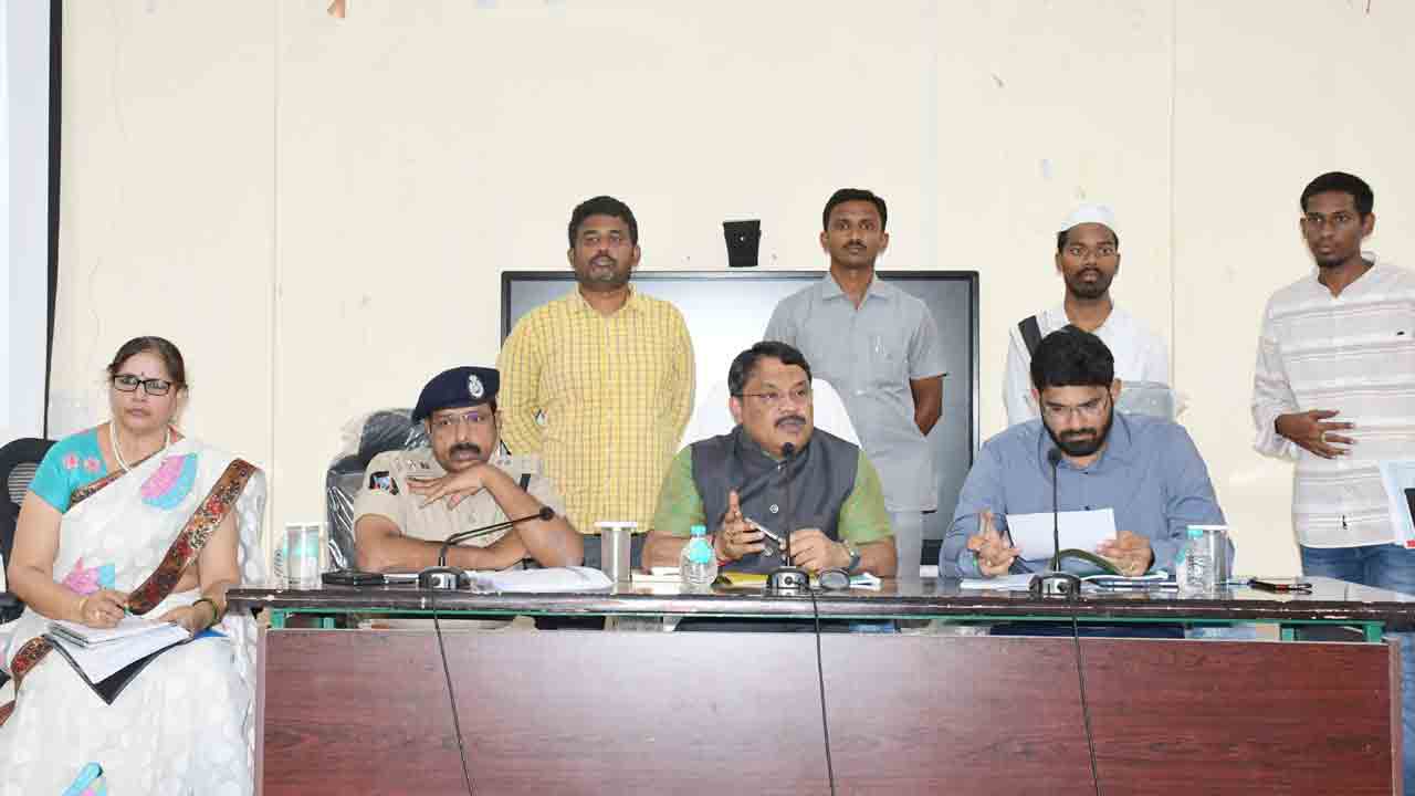 Srisailam | ఉగాది మహోత్సవాల్లో భ‌క్తుల‌కు సౌక‌ర్యాలు క‌ల్పించండి.. అధికారుల‌కు నంద్యాల క‌లెక్ట‌ర్ ఆదేశం