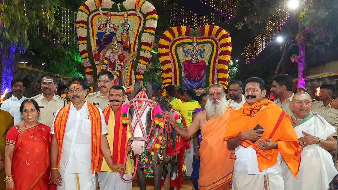 Srisailam | శ్రీశైలంలో కన్నడిగుల సందడి.. సమన్వయ కృషితో అన్ని వసతులు.. ఈఓ