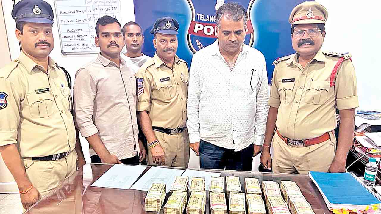 సికింద్రాబాద్‌ రైల్వే స్టేషన్‌లో.. రూ. 37,50,000 నగదు పట్టివేత..