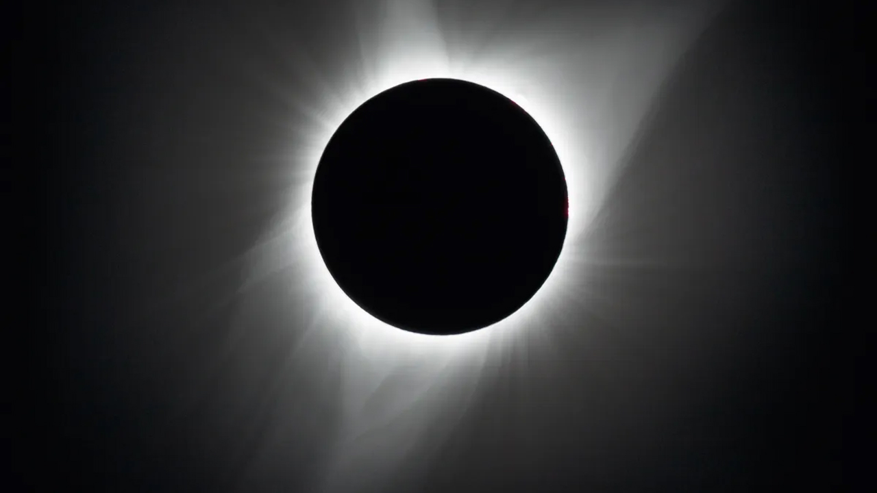 Solar Eclipse | వినీలాకాశంలో ఆవిష్కృతమవనున్న అద్భుతం..! భారత్‌లో సంపూర్ణ సూర్యగ్రహణం కనిపిస్తుందా..?