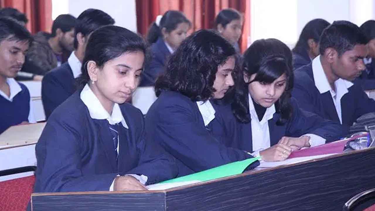 ఎస్సార్‌ విద్యాసంస్థల ప్రభంజనం