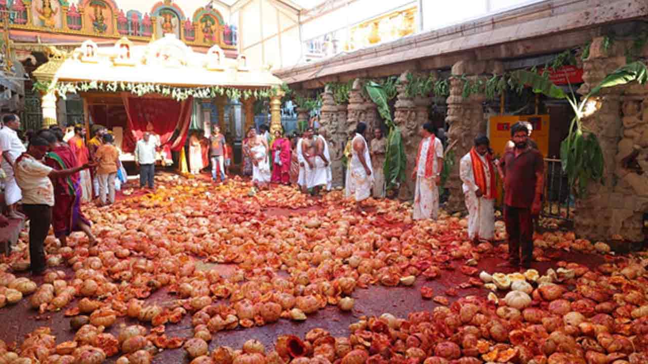 Srisailam | శ్రీశైలంలో భ్రమరాంబికా దేవికి కుంభోత్సవం..