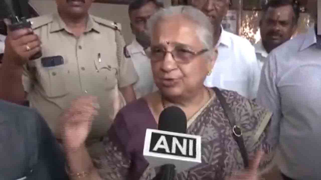 Sudha Murty | ఓటేయండి.. మీ నాయకుడిని ఎన్నుకోండి.. ఓటర్లకు సుధామూర్తి పిలుపు