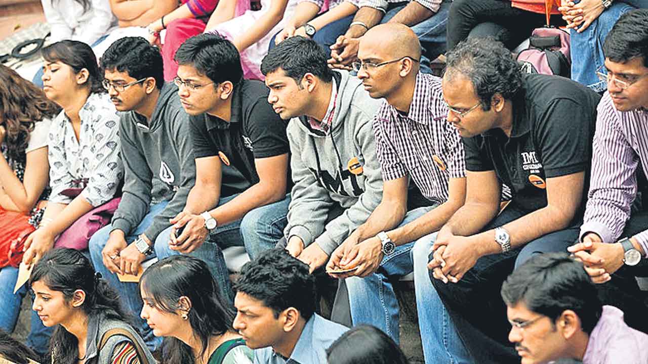 Vote | యువతా ఓటేయవా?.. ఓటు నమోదుకు ఆసక్తి చూపని దేశ యువత