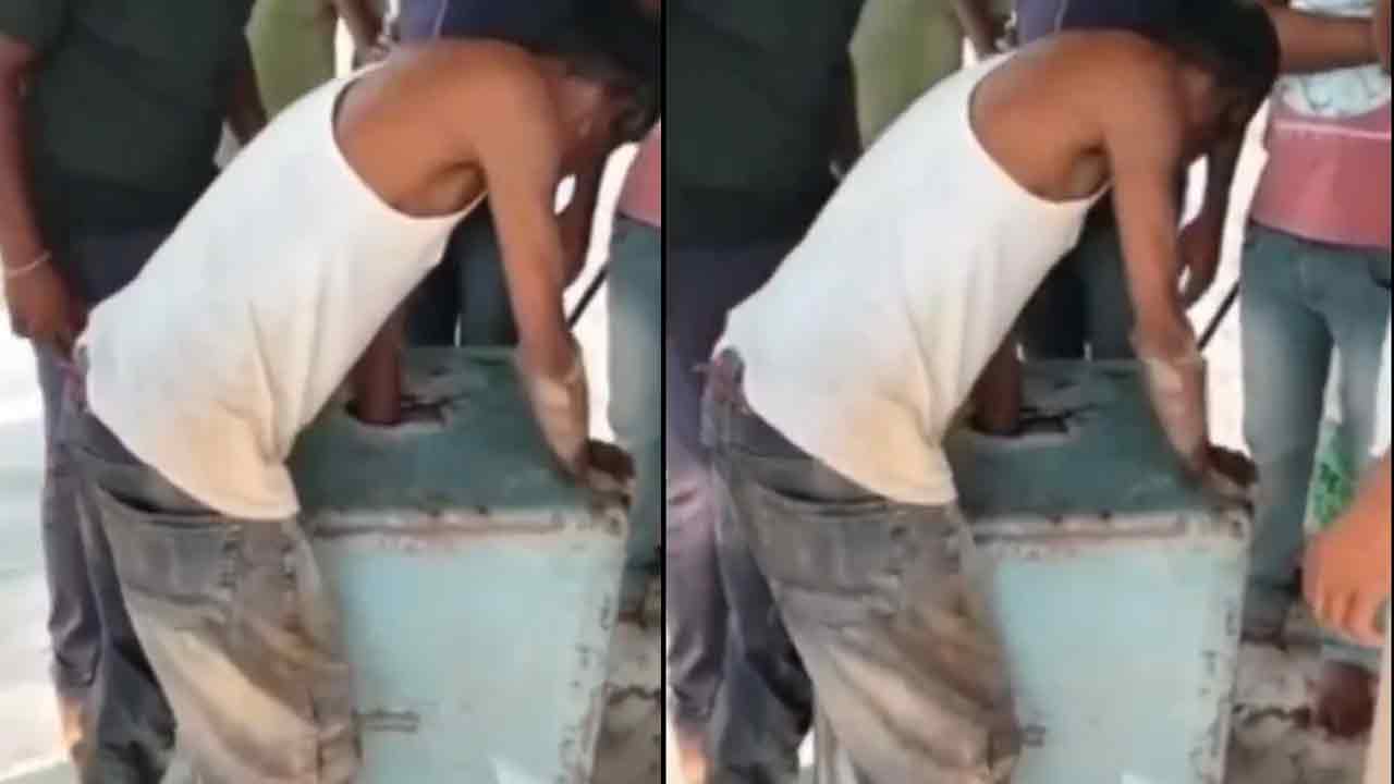 Kamareddy | గుడిలో దొంగతనం చేస్తుండగా హుండీలో ఇరుక్కుపోయిన చెయ్యి