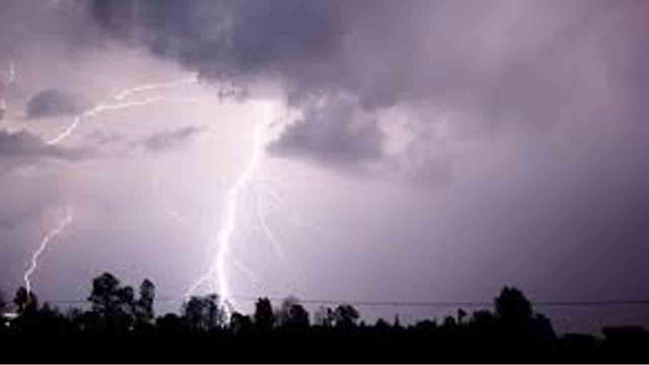 Alert | ఏపీలోని పలు జిల్లాలకు వాతావరణ శాఖ హెచ్చరికలు జారీ