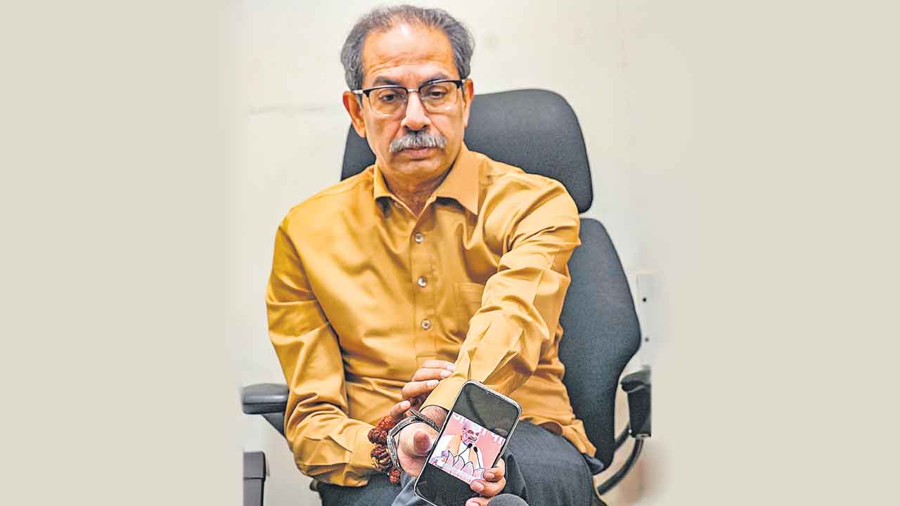 జై భవానీ, హిందూ పదాలను తొలగించే ప్రసక్తే లేదు