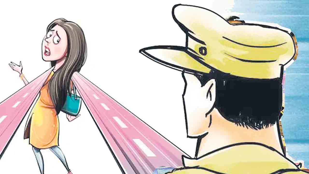 ఖాకీకి మరకలు