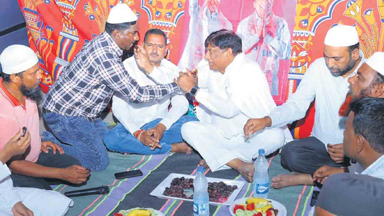 ప్రజలకు సేవకుడిలా పని చేస్తా..