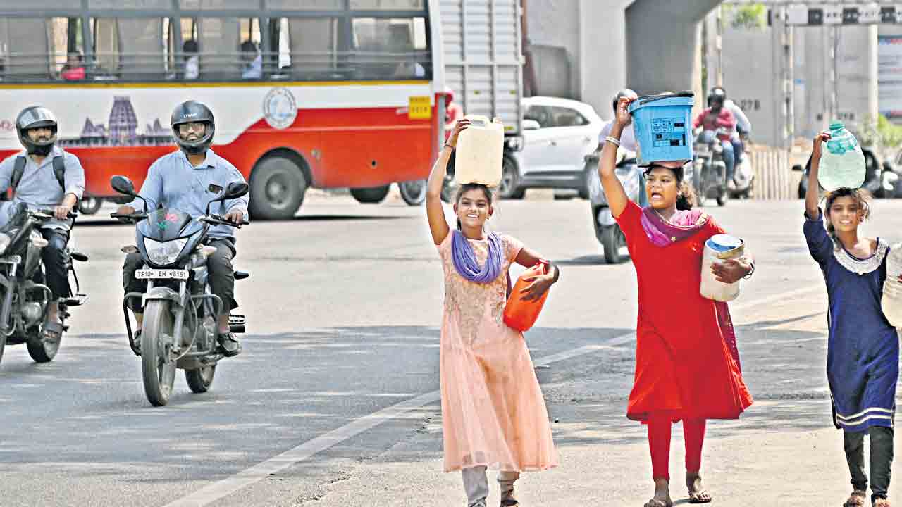 Hyderabad | భాగ్యనగరి గొంతెండుతోంది.. తాగునీటి కోసం నగరవాసుల తండ్లాట