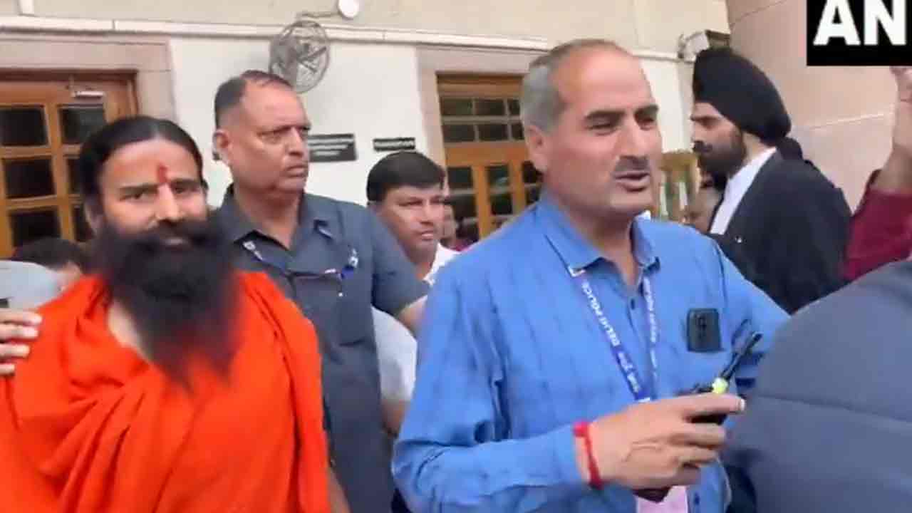 Supreme Court: నువ్వేమీ అమాయ‌కుడివి కాదు.. రాందేవ్‌పై సుప్రీంకోర్టు సీరియ‌స్‌