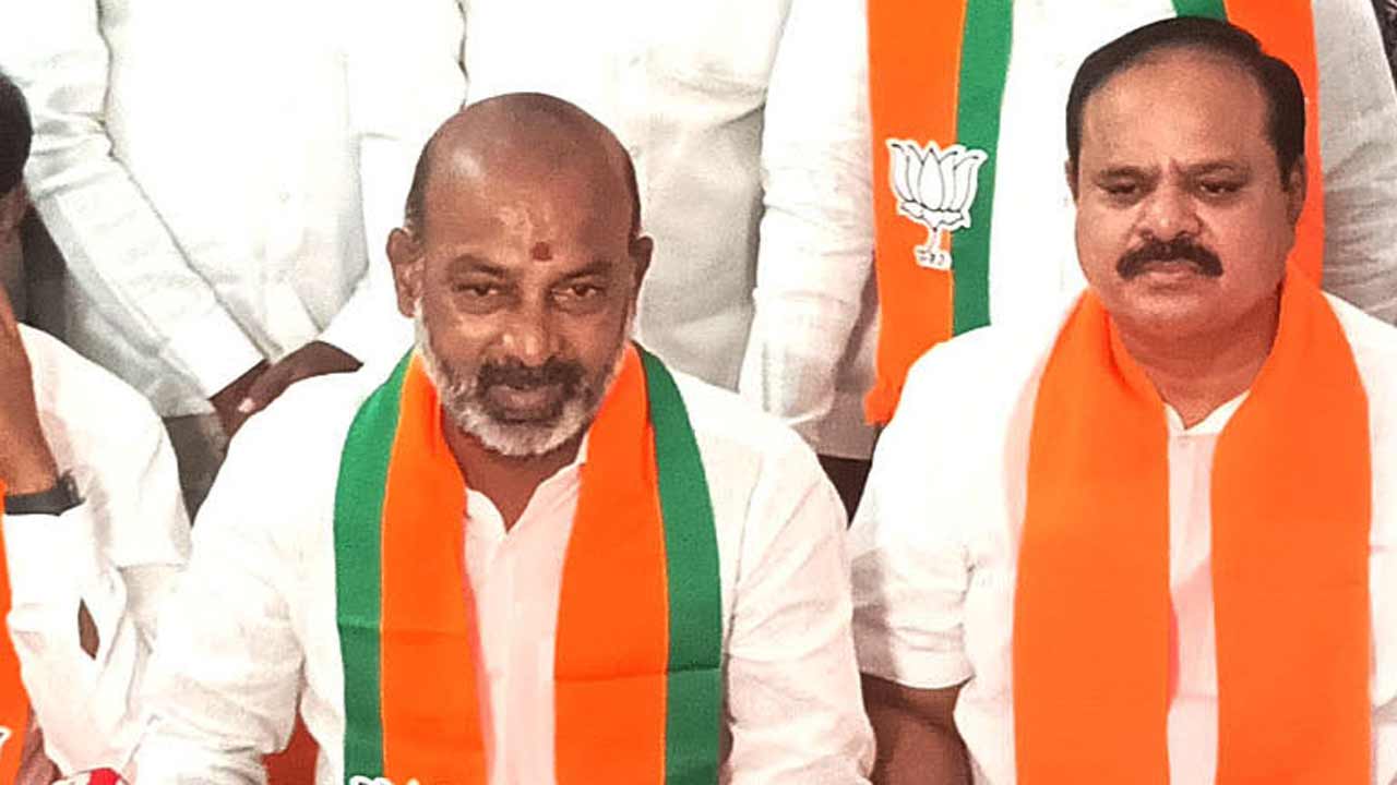 Bandi Sanjay | వెళ్లి గాంధీ భవన్‌ ఎదుట దీక్ష చెయ్‌.. పొన్నం ప్రభాకర్‌పై బండి సంజయ్‌ ఫైర్‌