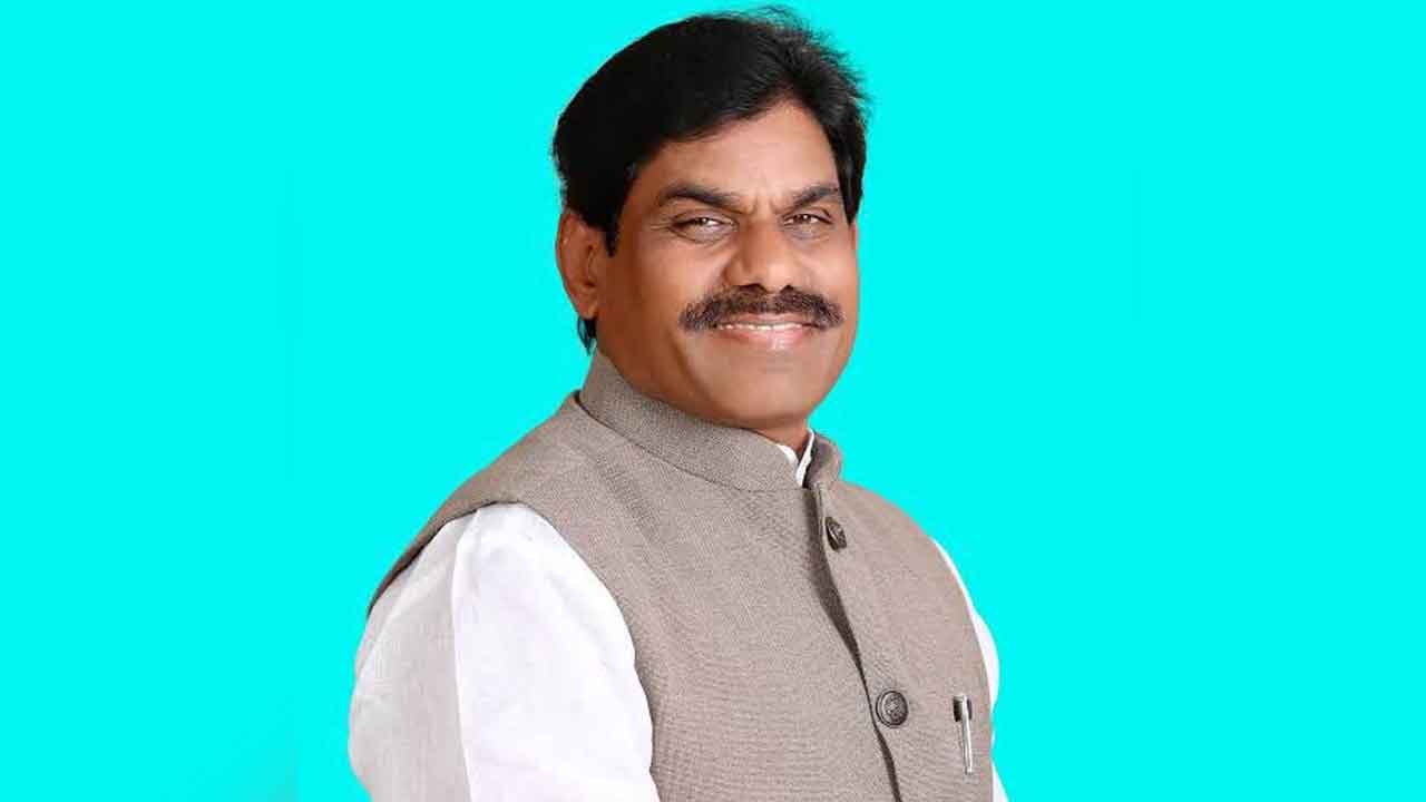 Bibi Patil | బీజేపీ ఎంపీ అభ్యర్థి బీబీ పాటిల్ కాన్వాయ్‌లో నగదు స్వాధీనం